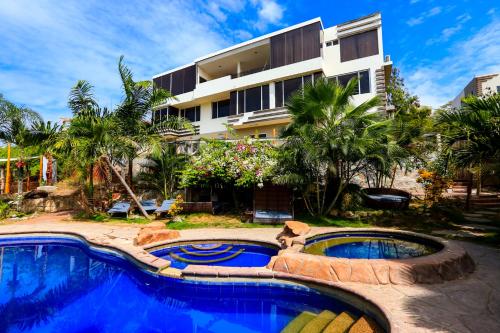 ทางเข้า, ME Hotel & Villas - Montanita Estates in มองตานิตา ทางเข้า, ME Hotel & Villas - Montanita Estates in มองตานิตา