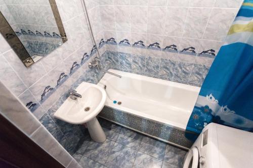 This photo about Hochu Priehat na Proletarskoy shared on HyHotel.com