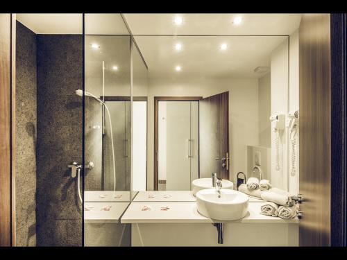 This photo about Hotel Oscar shared on HyHotel.com