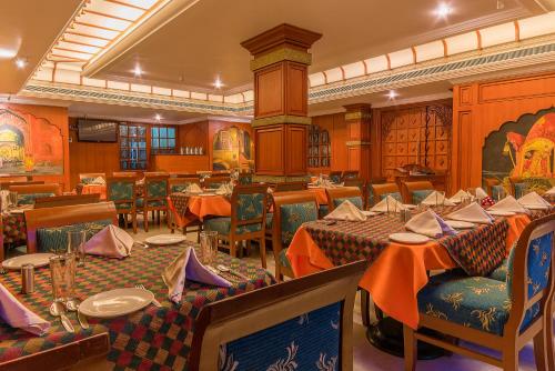 Restaurant, Annamalai International Hotel in Pondicherry Restaurant, Annamalai International Hotel in Pondicherry