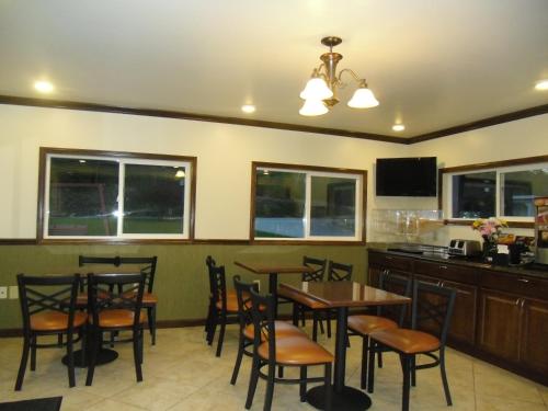 餐廳, 皮爾格林旅館&小屋酒店 (Pilgrim Inn & Cottages) in 新罕布什爾州普利茅斯(NH) 餐廳, 皮爾格林旅館&小屋酒店 (Pilgrim Inn & Cottages) in 新罕布什爾州普利茅斯(NH)