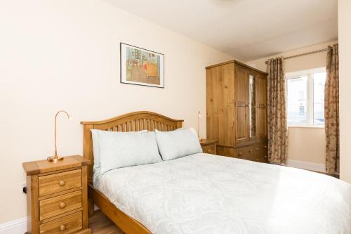 Hotel Halfpenny Bridge Holiday Homes - Little Library