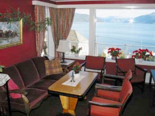 sala de TV, Midtnes Hotel in Balestrand sala de TV, Midtnes Hotel in Balestrand