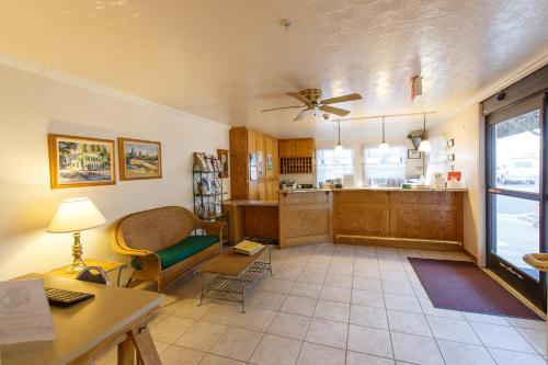 大堂, Murphys Inn Motel in 墨菲 (CA) 大堂, Murphys Inn Motel in 墨菲 (CA)