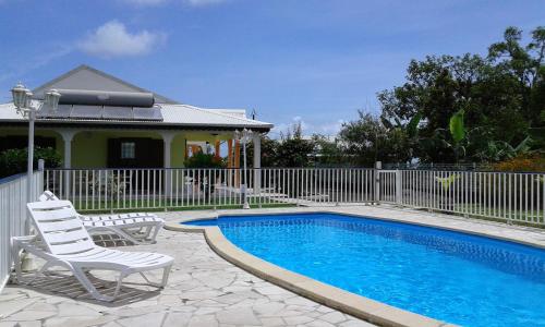 Swimming pool, Gites VASSEAUX in Capesterre-Belle-Eau Swimming pool, Gites VASSEAUX in Capesterre-Belle-Eau