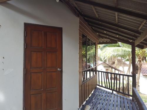 Diamond Beach Resort in Tanote Bay Diamond Beach Resort in Tanote Bay