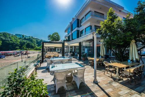 شرفة/ تراس, يلدز للشقق الفندقية (Yildiz Apart Hotel) in فاتسا شرفة/ تراس, يلدز للشقق الفندقية (Yildiz Apart Hotel) in فاتسا
