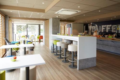 Restaurant, Ibis Budget Chalon Sur Saone Nord in Chalon-sur-Saone Restaurant, Ibis Budget Chalon Sur Saone Nord in Chalon-sur-Saone