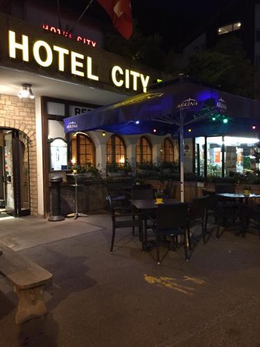 Entrada, Hotel City in Tasch Entrada, Hotel City in Tasch