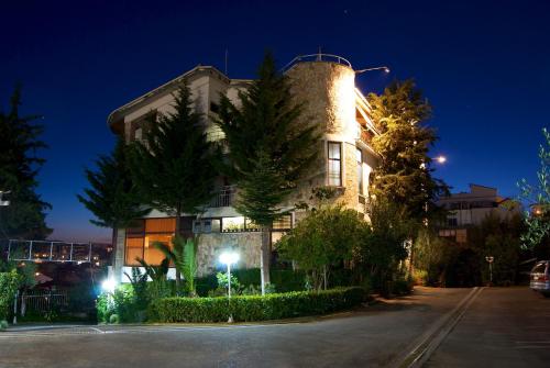 Bejárat, Hotel Baron in Ali Demi Bejárat, Hotel Baron in Ali Demi