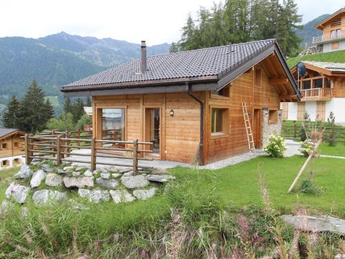 Comfortable Chalet by the Ski Resort in La Tzoumaz with Sauna - image 4