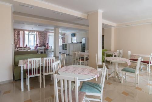 Hotel Morskaya Volna in Anapa Hotel Morskaya Volna in Anapa