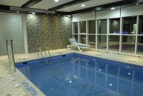 Swimming pool, Al Hayat Hotel Suites in Sharjah Swimming pool, Al Hayat Hotel Suites in Sharjah