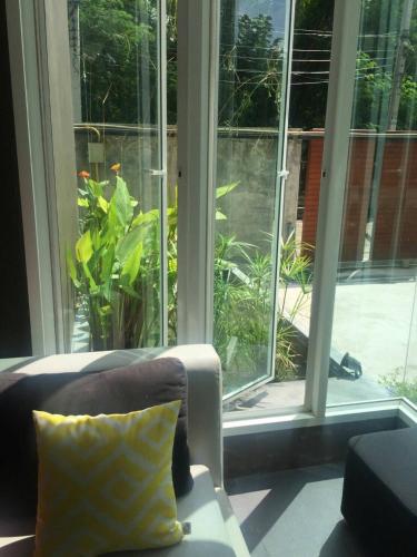 U アパートメント4