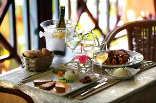 Alimentos e Bebidas, Hotel - Residence Habitation Grande Anse in Deshaies Alimentos e Bebidas, Hotel - Residence Habitation Grande Anse in Deshaies