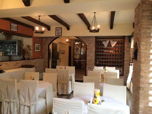 Restaurant, Green Hotel - Maravel Botanical Garden in Lampi Restaurant, Green Hotel - Maravel Botanical Garden in Lampi