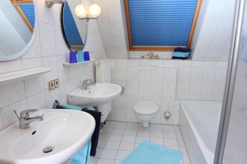 Bathroom, Ferienhof Lafrenz in Cuxhaven Bathroom, Ferienhof Lafrenz in Cuxhaven