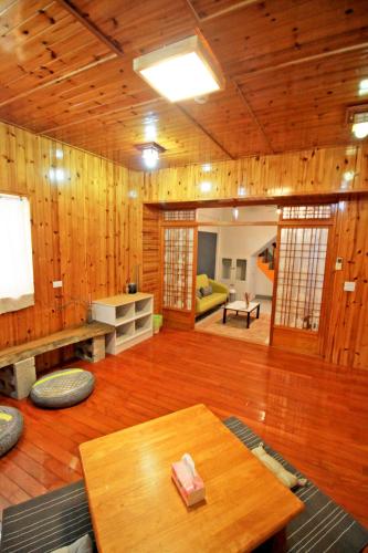 Banquet hall, Navel Orange Hostel in Taitung Banquet hall, Navel Orange Hostel in Taitung