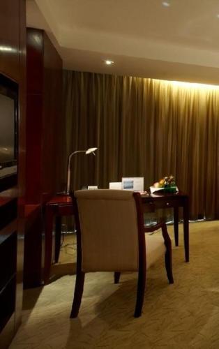 This photo about Wuxi Juna Hubin Hotel shared on HyHotel.com