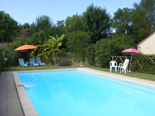 Swimming pool, Gites Mirathon in Duras Swimming pool, Gites Mirathon in Duras