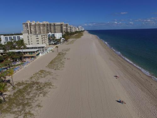 Beach, Best Florida Resort in Lauderdale-by-the-Sea Beach, Best Florida Resort in Lauderdale-by-the-Sea