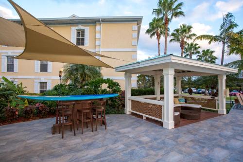 Ausstattung, Sunshine Suites Resort in Grand Cayman Ausstattung, Sunshine Suites Resort in Grand Cayman