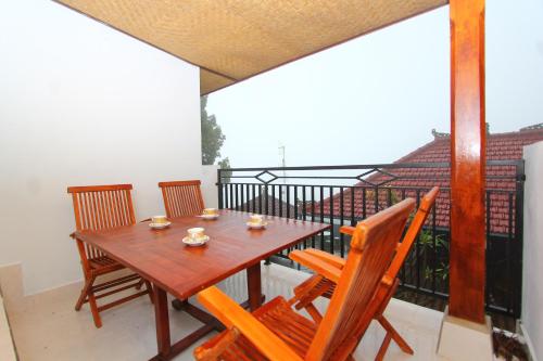 balkon/terras, Adila Warung and Homestay in Munduk balkon/terras, Adila Warung and Homestay in Munduk