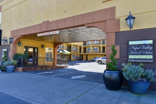 Bejárat, Napa Valley Hotel & Suites in Napa (Kalifornia) Bejárat, Napa Valley Hotel & Suites in Napa (Kalifornia)