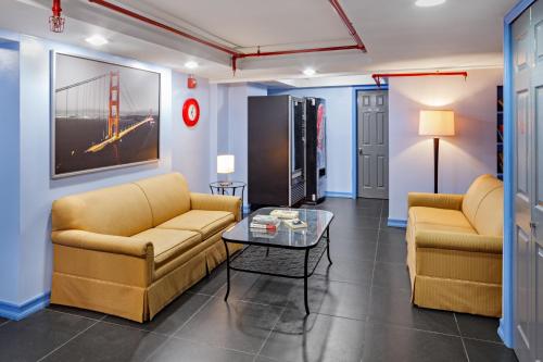 Κοινόχρηστο σαλόνι/χώρος τηλεόρασης, Central Park West Hostel in Νέα Υόρκη (NY) Κοινόχρηστο σαλόνι/χώρος τηλεόρασης, Central Park West Hostel in Νέα Υόρκη (NY)