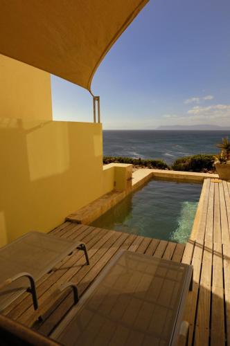 Zwembad, Whalesong Lodge in De Kelders Zwembad, Whalesong Lodge in De Kelders
