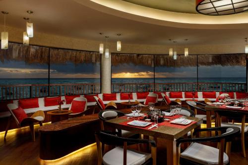 餐飲選擇, 珊瑚礁可可海灘水療度假村-可選全包 (The Reef Coco Beach Resort & Spa – optional All Inclusive) in 卡門海灘 餐飲選擇, 珊瑚礁可可海灘水療度假村-可選全包 (The Reef Coco Beach Resort & Spa – optional All Inclusive) in 卡門海灘
