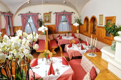 Restaurant, Schreiner's - Das Waldviertel Haus in Laimbach Am Ostrong Restaurant, Schreiner's - Das Waldviertel Haus in Laimbach Am Ostrong
