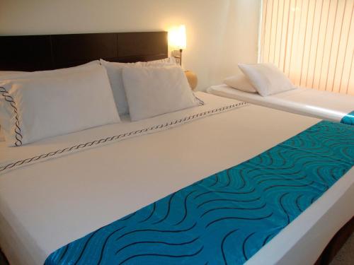 This photo about Granada Inn Hotel shared on HyHotel.com