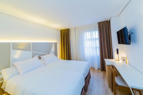 Hospedium Hotel Canitas Maite Gastronomico in Casas Ibanez Hospedium Hotel Canitas Maite Gastronomico in Casas Ibanez