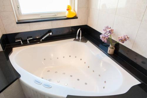 This photo about Lionel Apartment shared on HyHotel.com