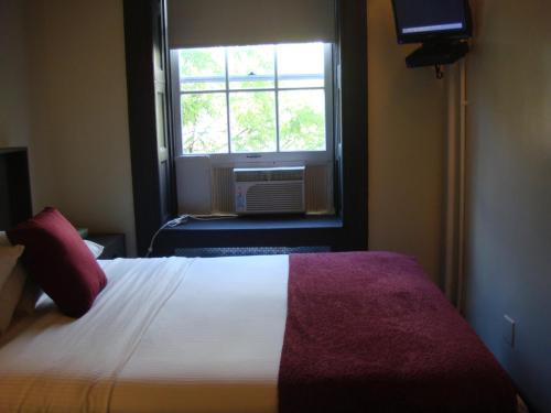 在meiguo.com看到的Colonial House Inn的介绍图片