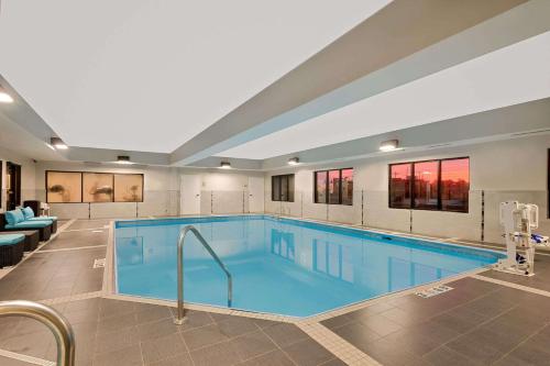 Úszómedence, Hawthorn Extended Stay by Wyndham Columbus West in Sweetwater Úszómedence, Hawthorn Extended Stay by Wyndham Columbus West in Sweetwater