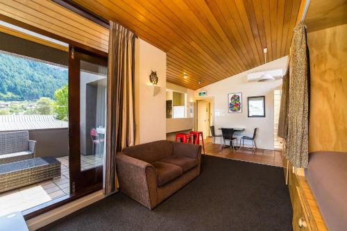 Tahuna Pod Hostel in Queenstown Tahuna Pod Hostel in Queenstown