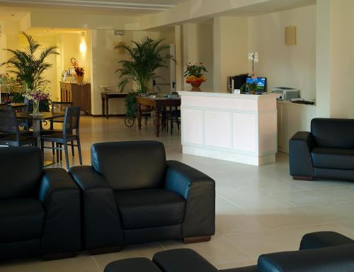Vestíbulo, International Hotel in Iseo Vestíbulo, International Hotel in Iseo