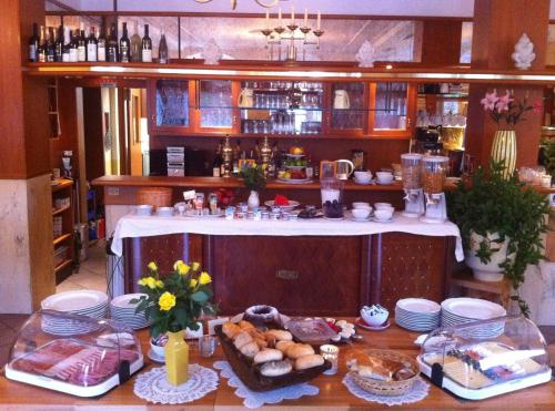 Food and beverages, Rheinhotel St. Goar in Sankt Goar Food and beverages, Rheinhotel St. Goar in Sankt Goar