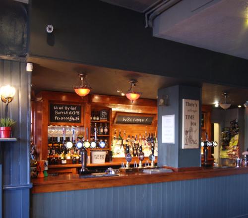 Bar/ Salón, Admiral MacBride in Plymouth Bar/ Salón, Admiral MacBride in Plymouth