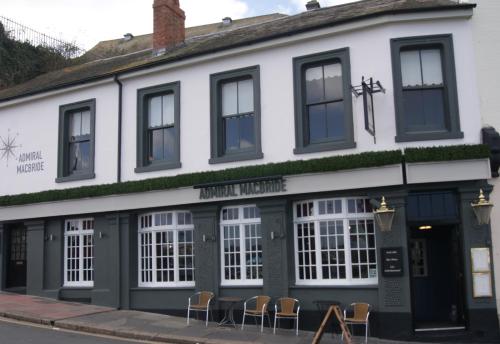 Vista exterior, Admiral MacBride in Plymouth Vista exterior, Admiral MacBride in Plymouth