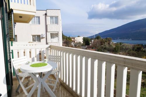 شرفة/ تراس, Apartment Begonia of Kumbor in Kumbor شرفة/ تراس, Apartment Begonia of Kumbor in Kumbor