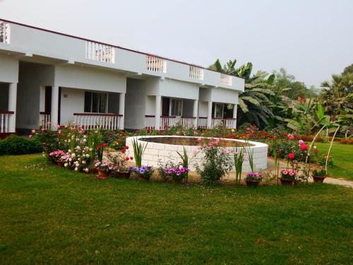 Garden, OYO 35739 Samriddhi Banquet Garden & Resorts in Berhampore Garden, OYO 35739 Samriddhi Banquet Garden & Resorts in Berhampore