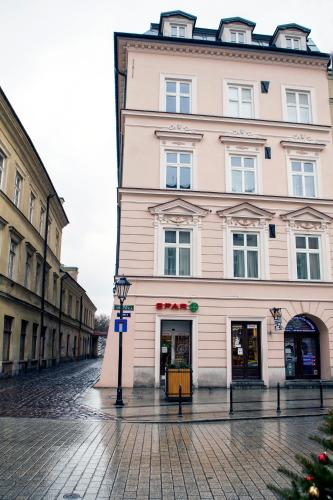 Royal Residence by OTR