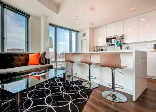 在meiguo.com看到的芬威中心豪华公寓的介绍图片