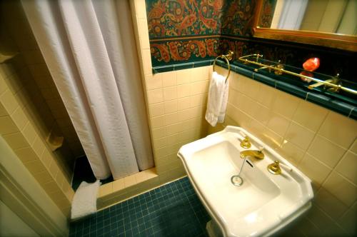 在meiguo.com看到的Lion And The Rose Victorian Guest House的介绍图片