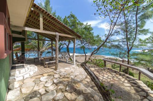 المرافق, Blessings At Strawberry Fields in Boscobel المرافق, Blessings At Strawberry Fields in Boscobel