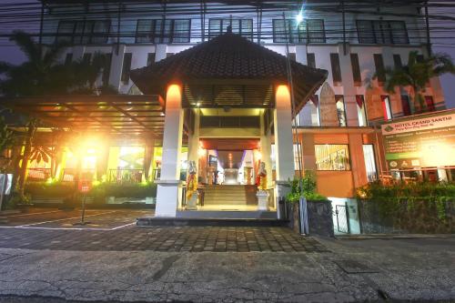 Exterior view, Hotel Grand Santhi in Denpasar Exterior view, Hotel Grand Santhi in Denpasar
