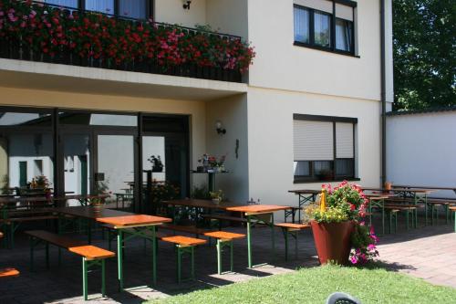 Gästezimmer Poys (Gastezimmer Poys) in Seefeld-Kadolz Gästezimmer Poys (Gastezimmer Poys) in Seefeld-Kadolz